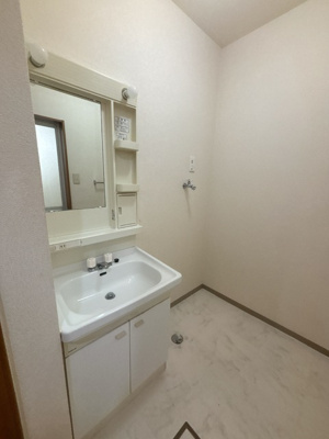★忙しい朝に嬉しい独立洗面台★