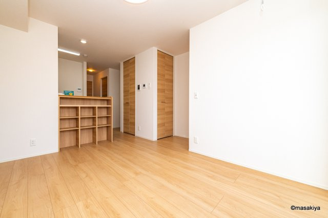 Jeunesseの居間・リビング