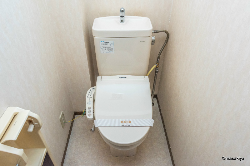 ロイヤル・ウイング　Bのトイレ|トイレ　ウォシュレット付き。