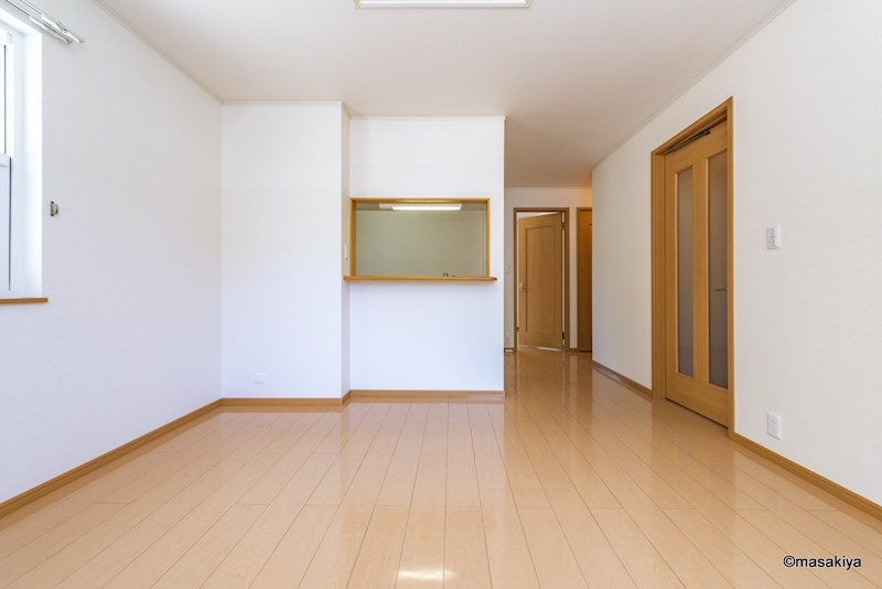 ガーデンハウス朝日山　Bの居間・リビング|リビング