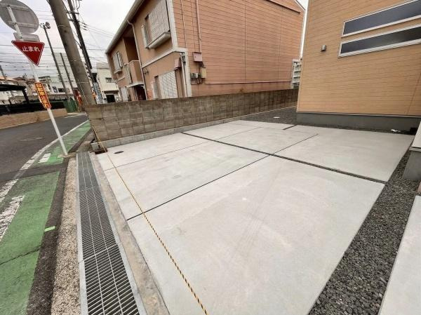 【駐車場】