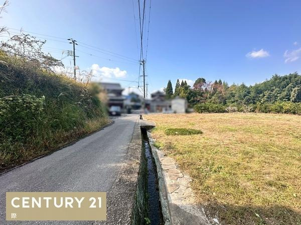 海南市九品寺　土地の前面道路含む現地写真