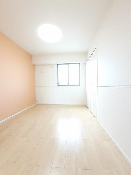 シルバーストーン２の洋室