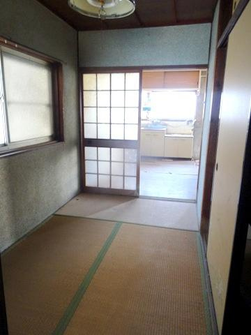 大阪市大正区平尾４丁目の事務所の洋室|採光のある洋室！