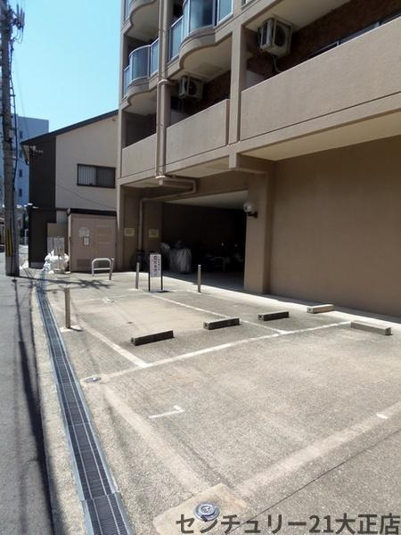 ライオンズマンション大正の駐車場|敷地内駐車場！