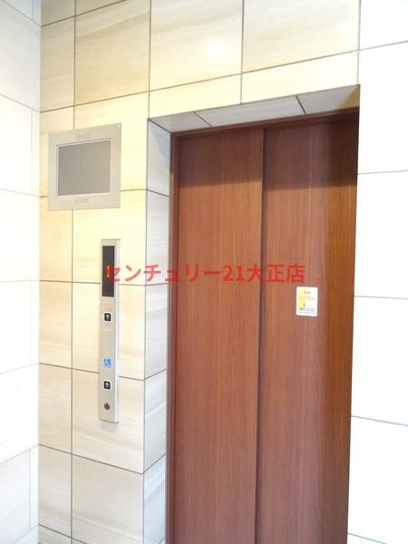 レジュールアッシュ大正レガントのエントランス