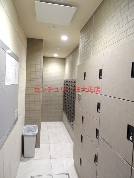 レジュールアッシュ大正レガントのエントランス