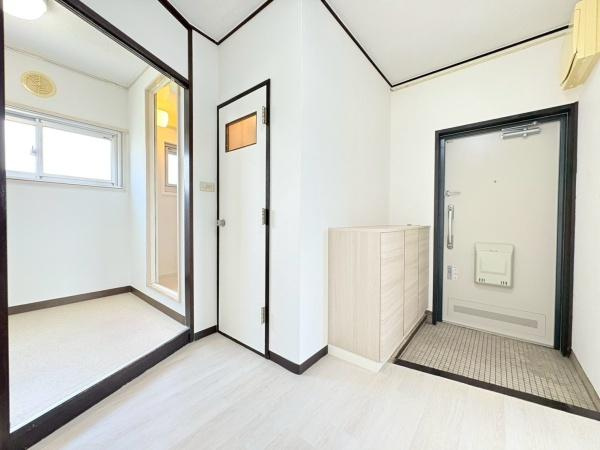 三ツ池ハイツC棟の玄関