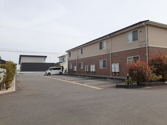 カーサ・ミーテＤの駐車場