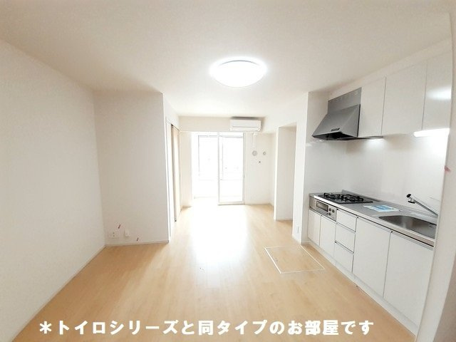 グラン　シエル　弐番館の居間・リビング