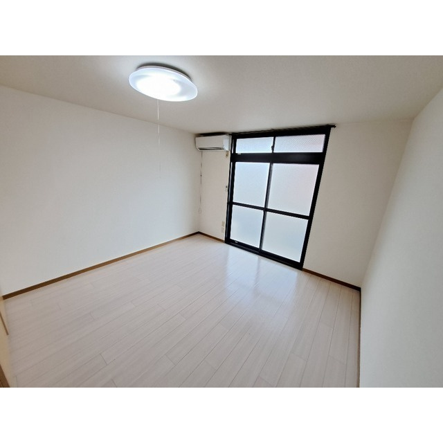 シャルマンAの居間・リビング