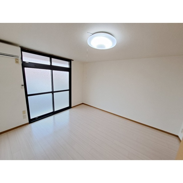 シャルマンAの居間・リビング