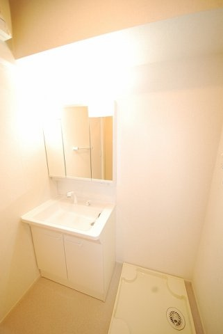 ＲＥＳＴ　ＷＯＯＤ　２の洗面所