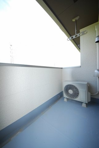 ＲＥＳＴ　ＷＯＯＤ　２のバルコニー