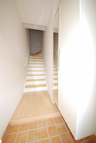 ＲＥＳＴ　ＷＯＯＤ　２の玄関