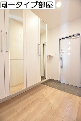 メゾンドラーゴの玄関