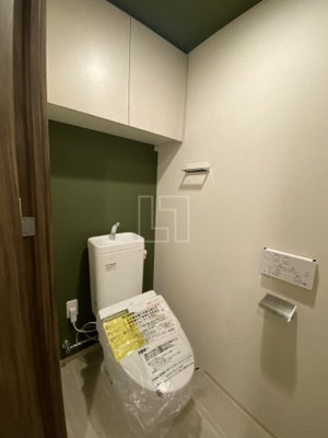 【トイレ】 | コンフォリア・リヴ北久宝寺Q | コンフォリア・リヴ北久宝寺Q　温水洗浄便座