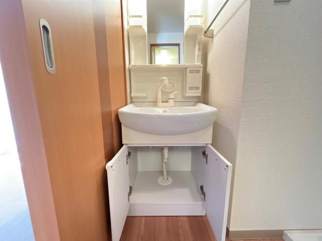 ルミエール　シャトーの洗面所|洗髪洗面化粧台