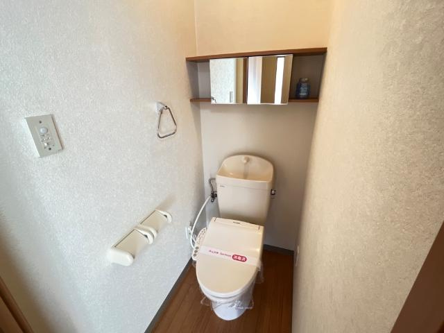 ルミエール　シャトーのトイレ|シャワー付トイレ