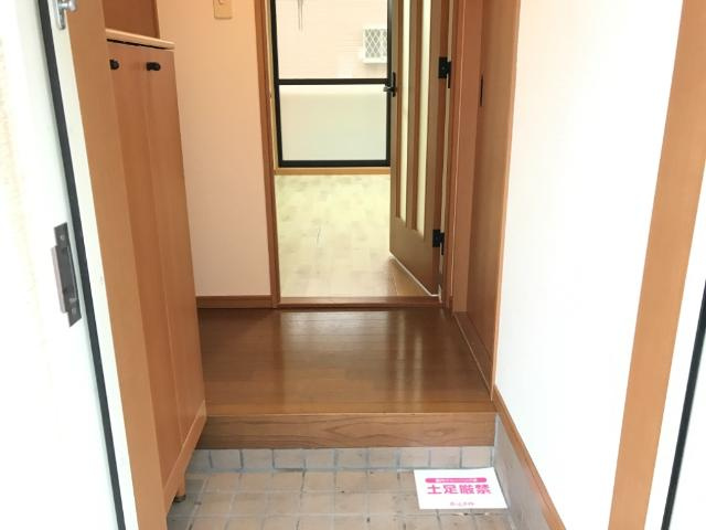 グランデール岩塚の玄関|玄関