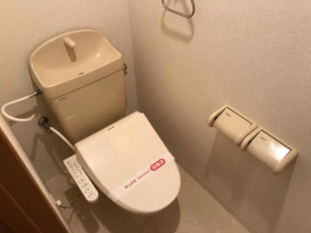 グランデール岩塚のトイレ|シャワー付トイレ
