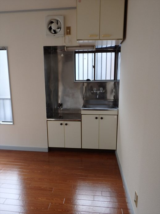 平井三松ハイムの居間・リビング|使いやすい居間です