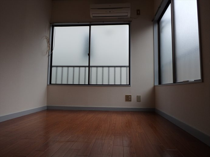 平井三松ハイムの居間・リビング|使いやすい居間です