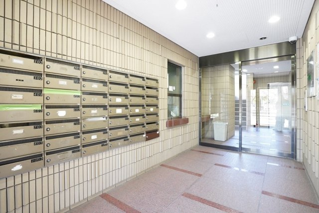 日神パレス西台第３のエントランス|ゆとりのあるエントランスです