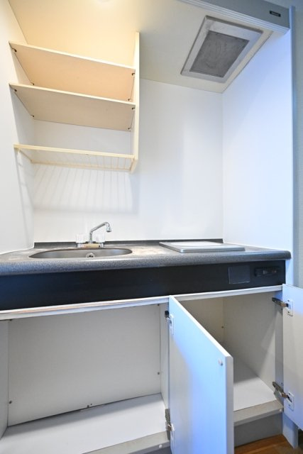 グリーンプラザ東あずまのキッチン|コンパクトなキッチンで掃除もラクラク