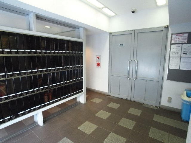 グリーンプラザ東あずまのエントランス|ゆとりのあるエントランスです