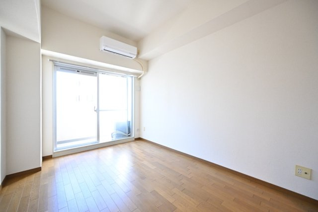 グリーンプラザ東あずまの洋室|ゆったりした洋室です