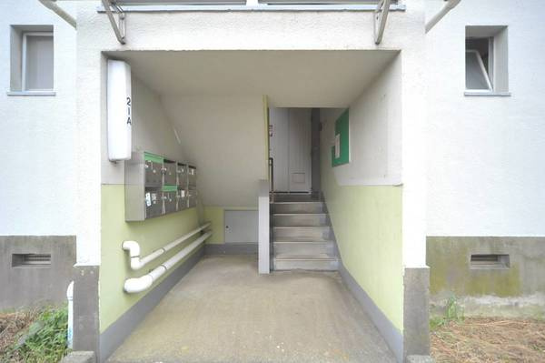 ビレッジハウス下島第二2号棟のエントランス|清潔なエントランスです