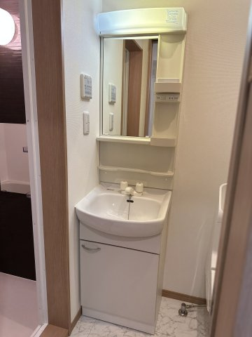 サニーコート富岡の洗面所|使いやすい洗面所です