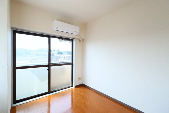 アーバンヒルズ吉野町の洋室|明るい洋室です