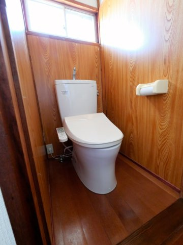 あかつき荘のトイレ|ゆったりとした空間のトイレです