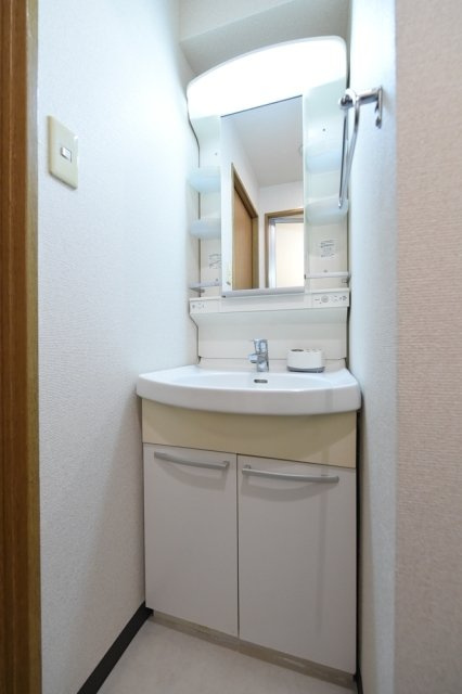 クレアパーク野方の独立洗面台|独立洗面台あり、毎朝おしゃれに忙しい女性の方におすすめです