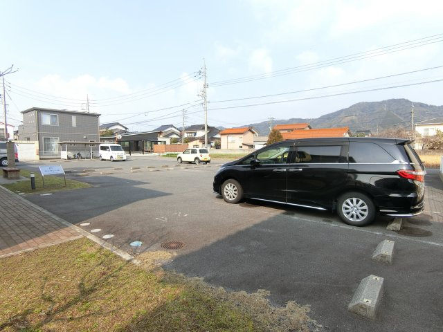 サンクレールの駐車場