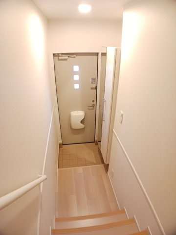 オンブラージュ　フォレスタの玄関