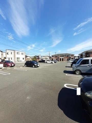 オルテンシアＣの駐車場