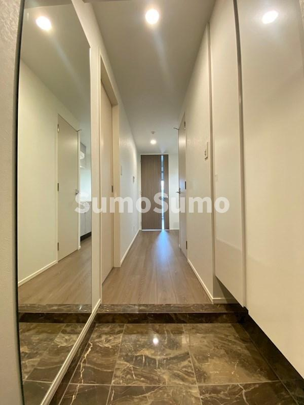 エンクレスト大手門GLOWの玄関