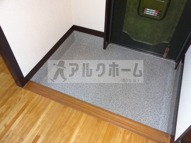 パルコートタナカの玄関
