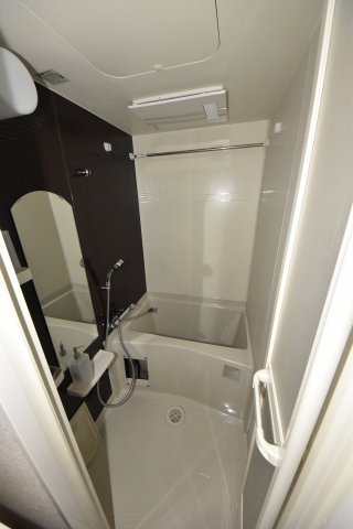 ラグゼ難波南の浴室