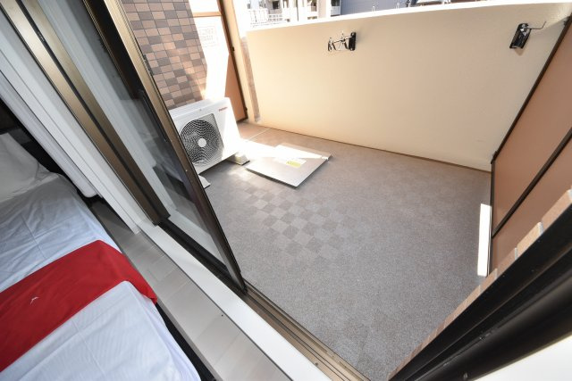 ラグゼ難波南のバルコニー