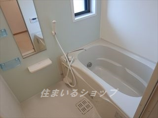 広島市安佐北区可部東１丁目のアパートの浴室|追い焚き・浴室暖房乾燥機・窓あり