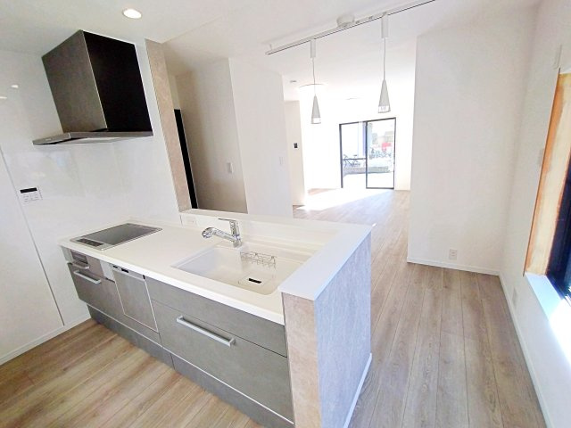 茅ヶ崎市柳島海岸戸建のキッチン