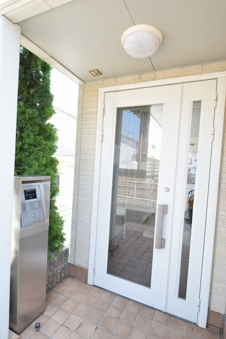 アンダンテ鈴蘭のエントランス