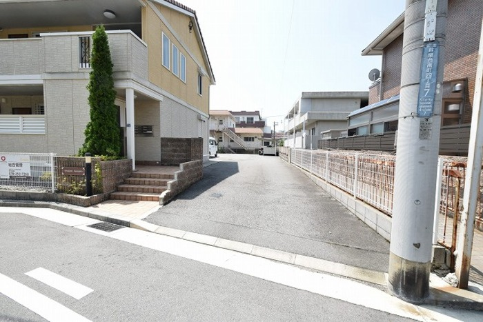 アンダンテ鈴蘭の駐車場