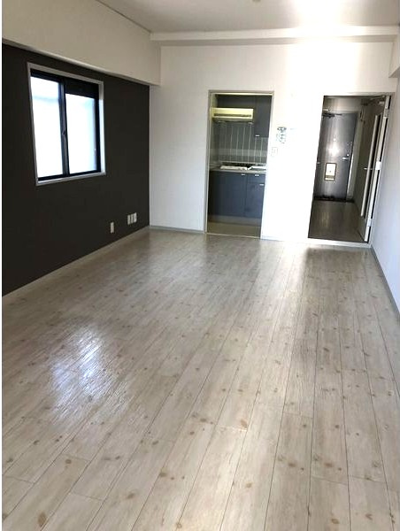 ＴＨＥ ＲＥＳＩＤＥＮＣＥ ＫＡＮＡＹＡＭＡ ＳＯＵＴＨの居間・リビング