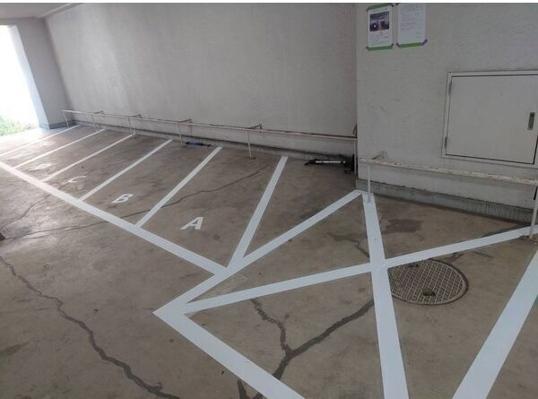 ＴＨＥ ＲＥＳＩＤＥＮＣＥ ＫＡＮＡＹＡＭＡ ＳＯＵＴＨの駐車場