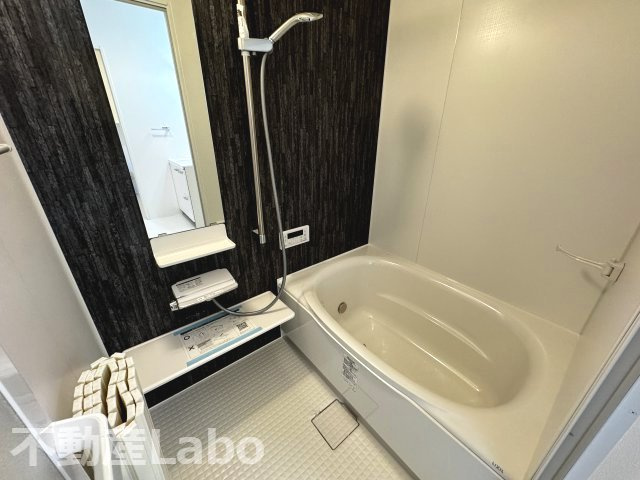 徳島市国府町日開のアパートの浴室